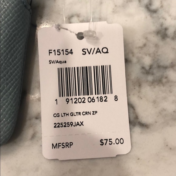 NWT coach wristlet - Picture 2 of 4